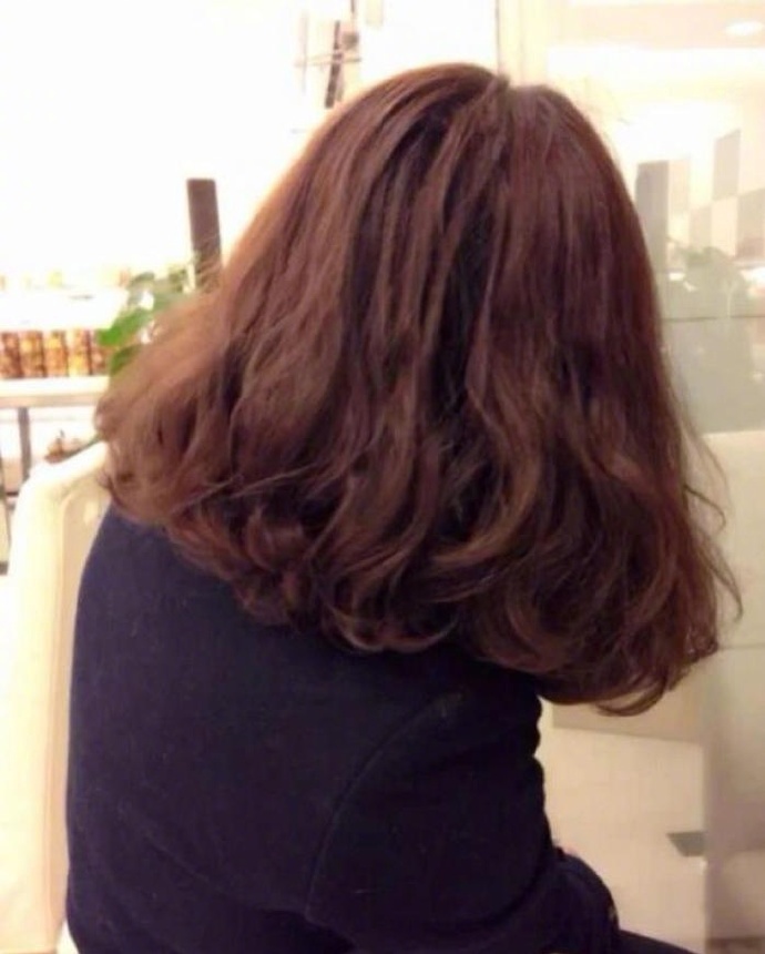 一组好看的女生短发图片