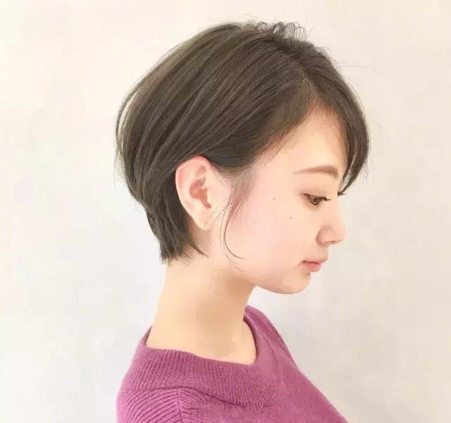 撇耳短发，刘海很重要
