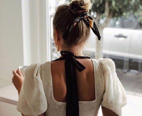 丝质发带让背影都更显优雅浪漫气质