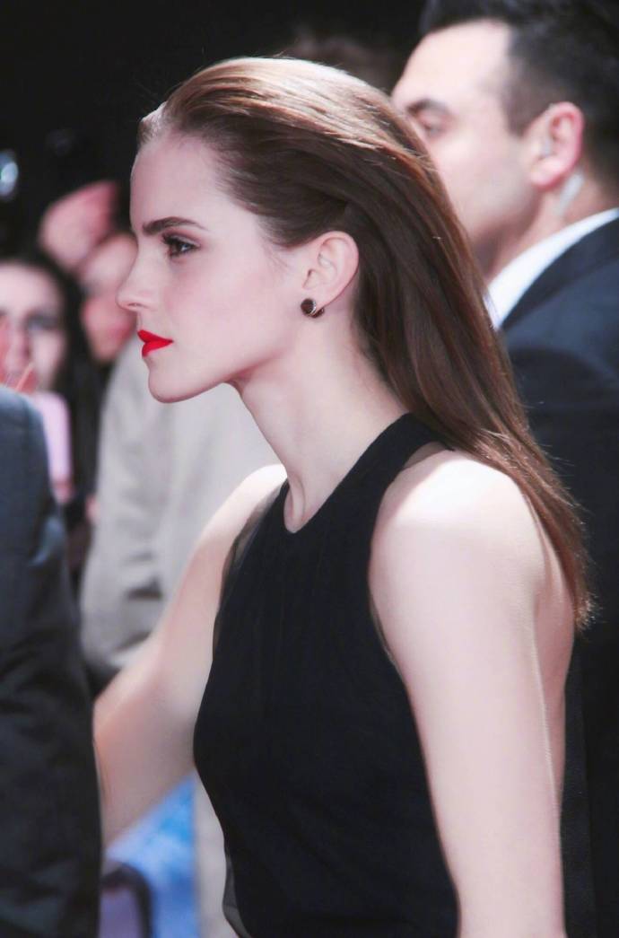 Emma watson，这个背头被她驾驭的好美