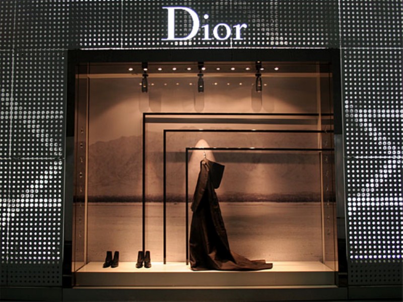 Dior橱窗设计图片(21张)