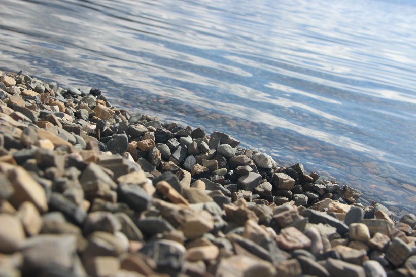 水边的鹅卵石图片(14张)