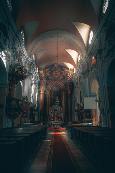 神秘肃静的教堂图片(10张)