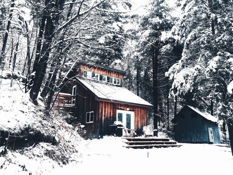 被雪覆盖的小屋图片(14张)