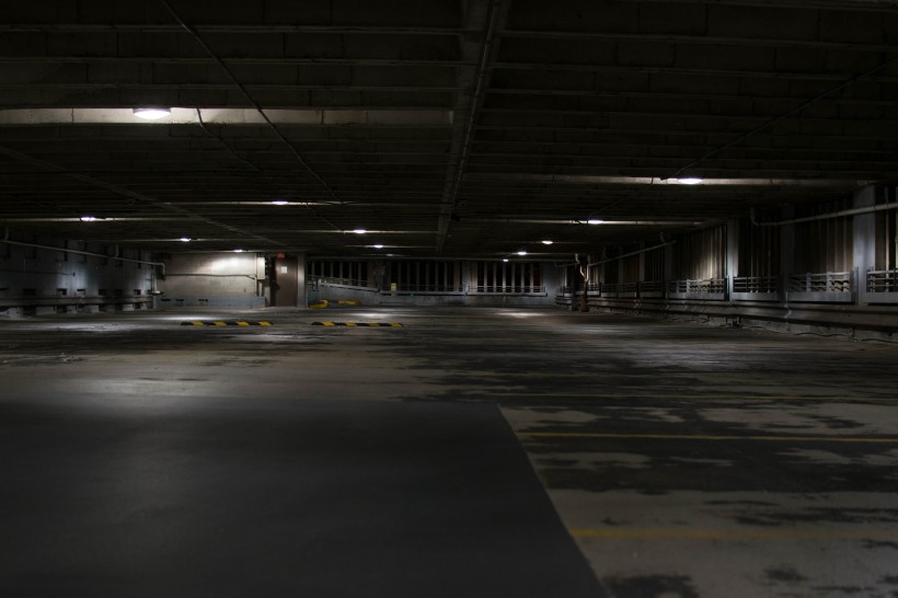 地下停车场图片(11张)