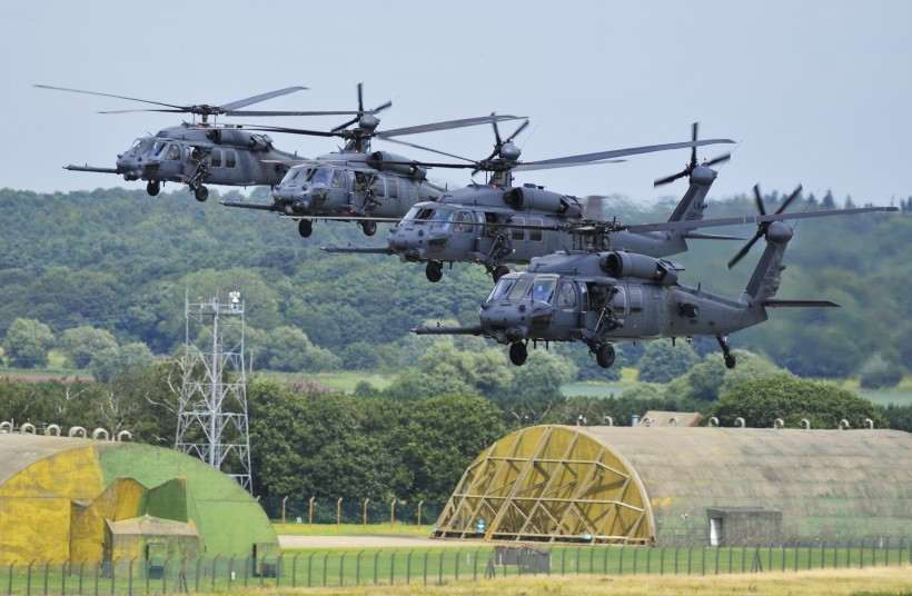 HH-60铺路鹰直升机图片(17张)