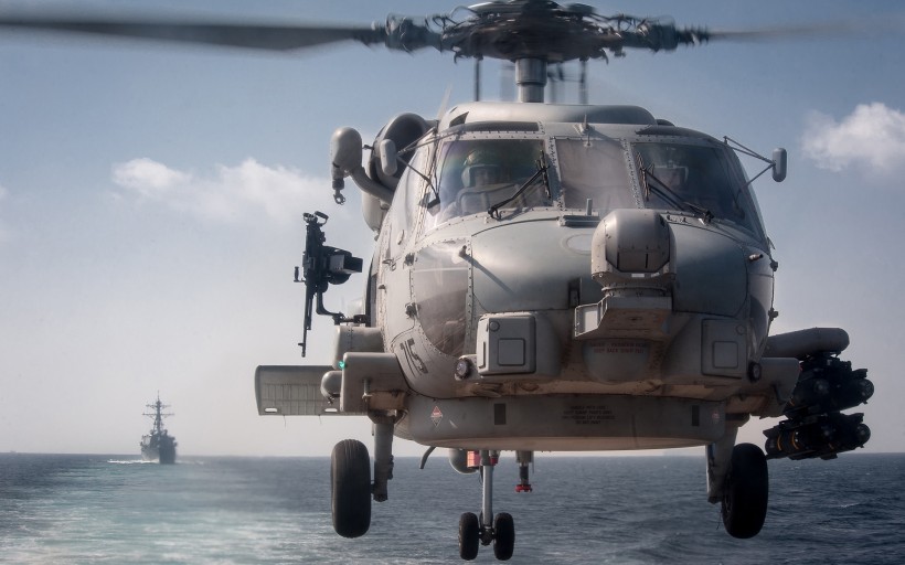 HH-60铺路鹰直升机图片(17张)