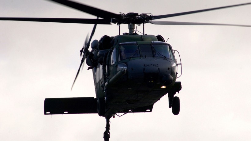HH-60铺路鹰直升机图片(17张)