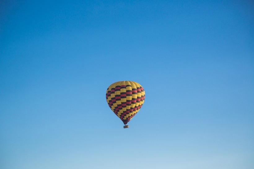 空中的热气球图片(16张)