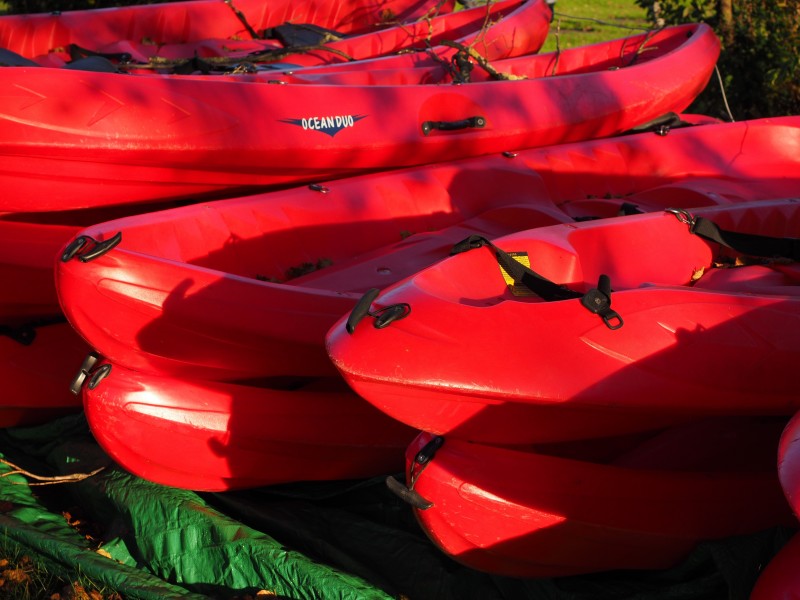 各种颜色的皮艇kayak图片(42张)