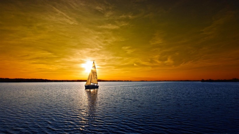 夕阳下的帆船图片(7张)