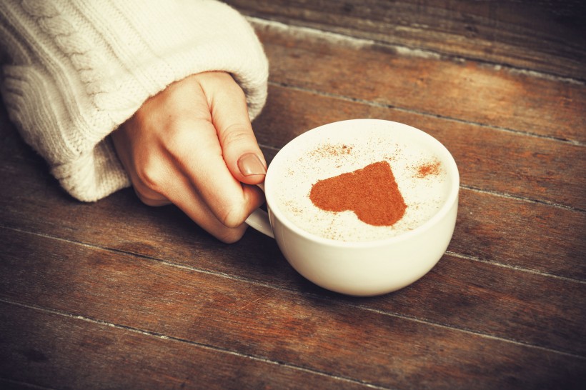 情侣咖啡杯与心形图案咖啡图片(15张)