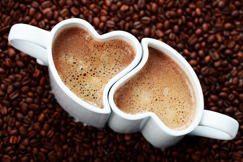 情侣咖啡杯与心形图案咖啡图片(15张)