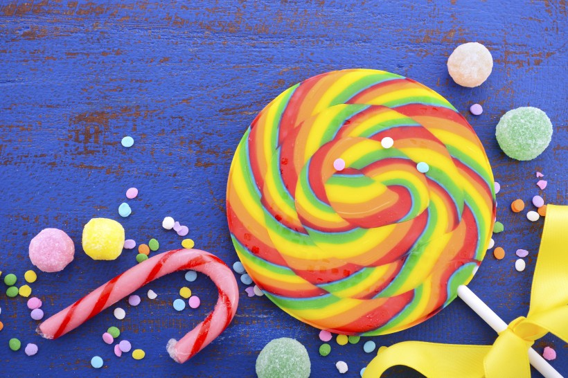 甜甜美味的彩虹棒棒糖图片(25张)
