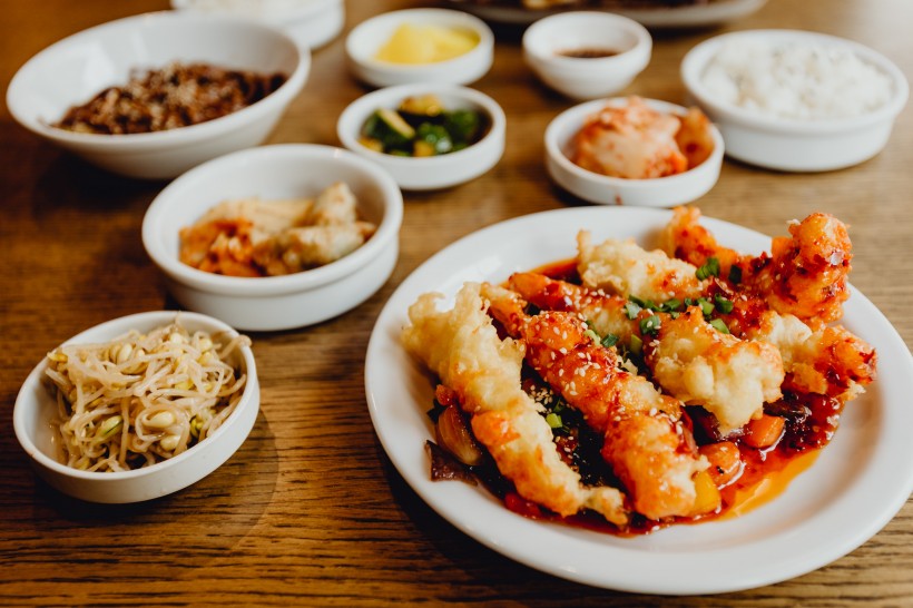 餐厅里的韩国料理图片(9张)