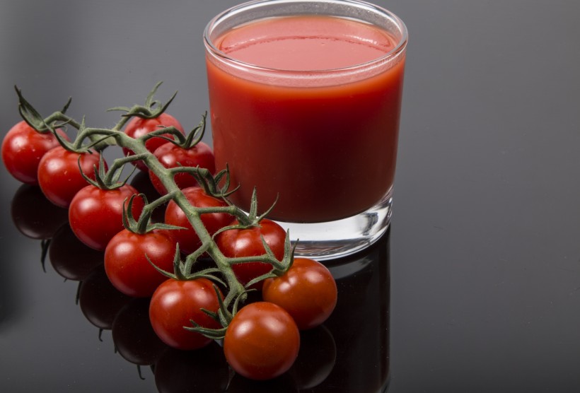 新鲜有机番茄和番茄汁图片(19张)