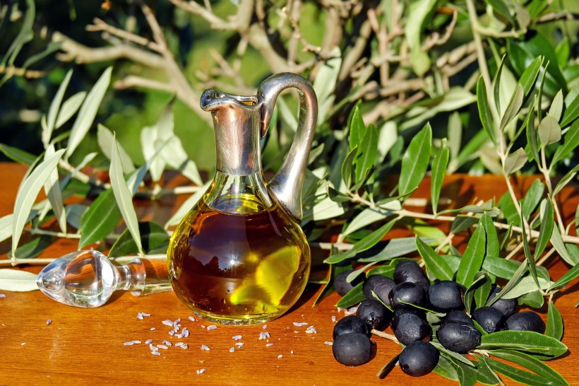 优质清透的橄榄油图片(10张)