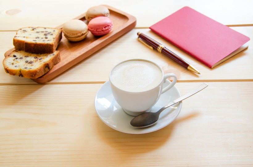 咖啡甜点和笔记本图片(10张)
