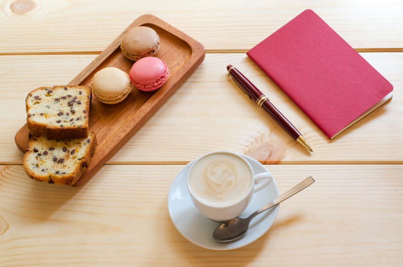 咖啡甜点和笔记本图片(10张)