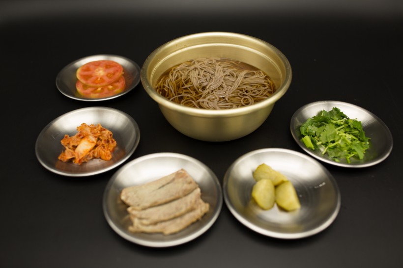美味好吃的朝鲜冷面图片(9张)