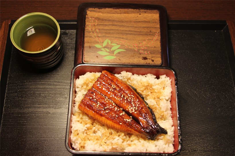 美味的日式鳗鱼饭图片(8张)