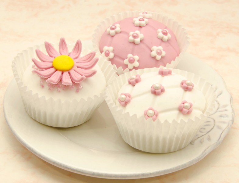 甜美蛋糕与玫瑰图片(18张)