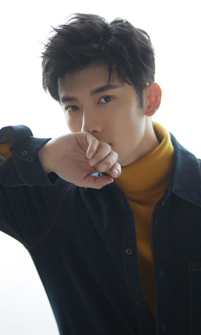 刘芮麟阳光帅气活动写真图片