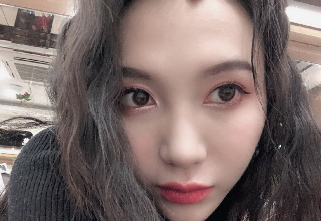 SNH48陆婷甜美自拍照图片