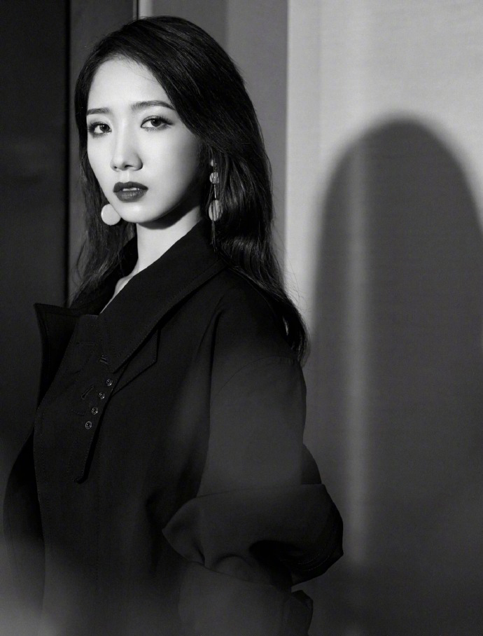 孟美岐魅力性感大片写真图片