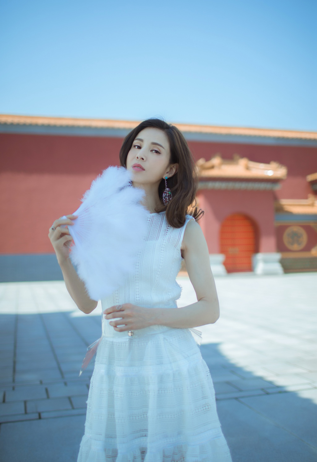李若彤图片 李若彤横店性感活动照图片