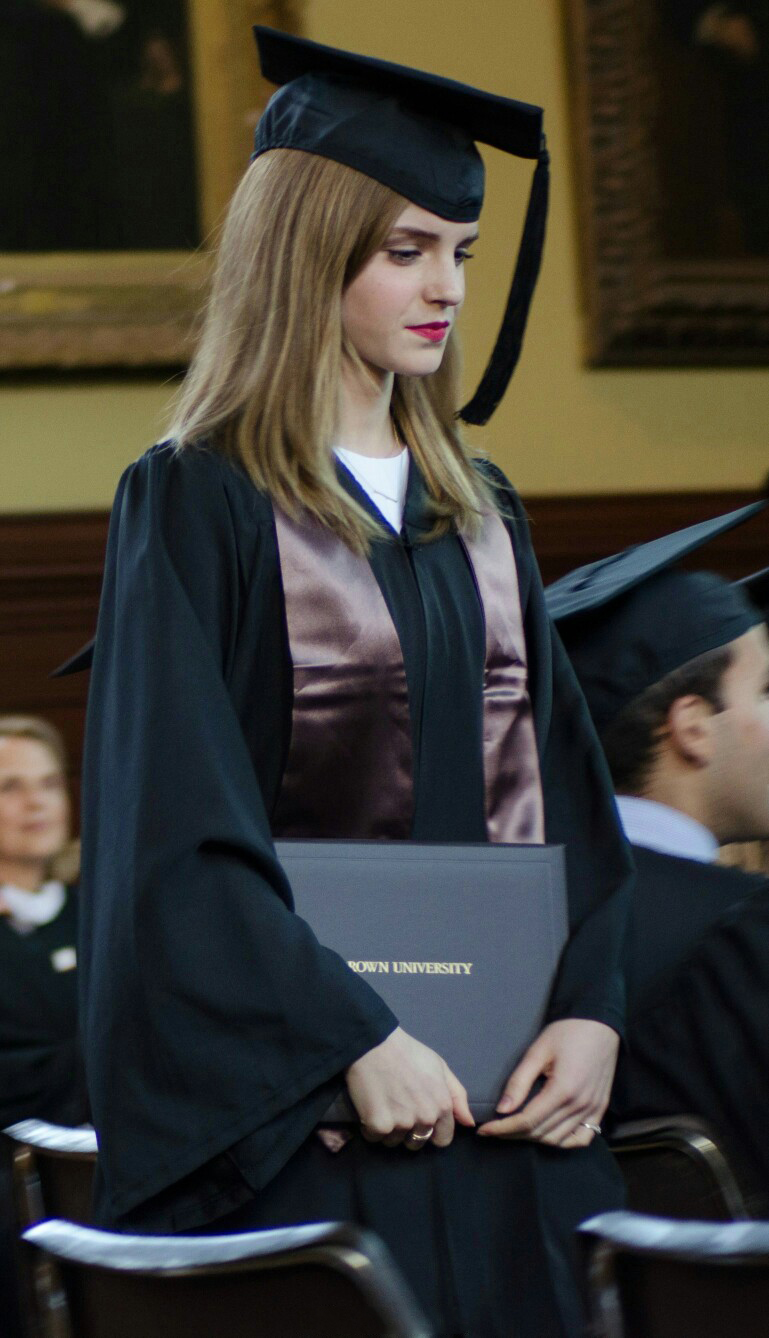 艾玛·沃特森毕业典礼图片