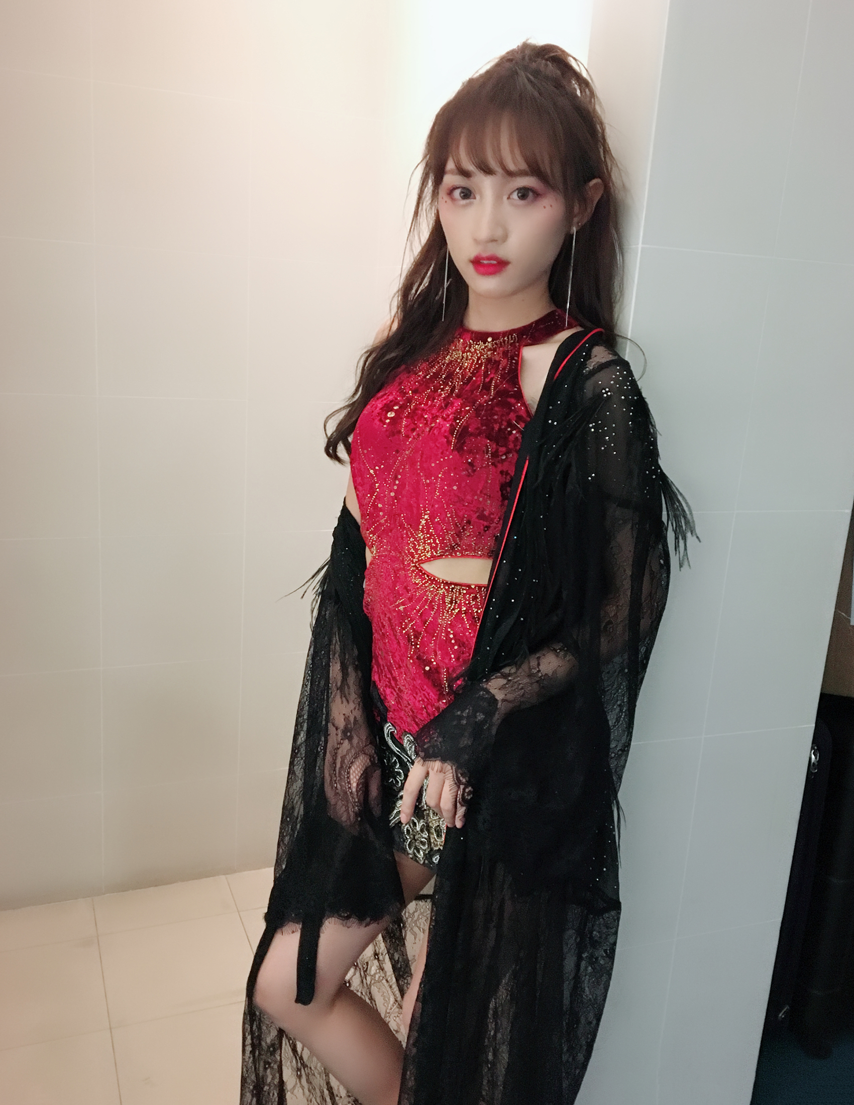 SNH48黄婷婷性感舞台照图片