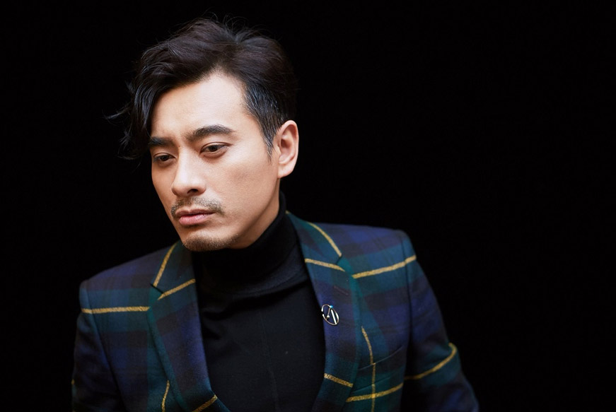 陈龙格子西装魅力有型写真图片