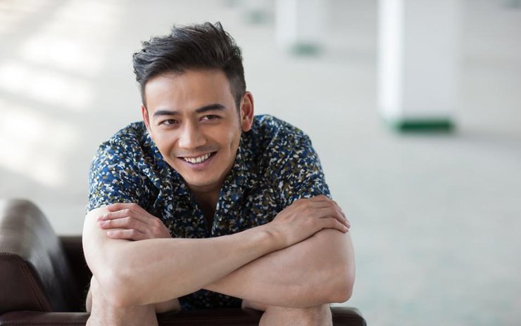 小包总杨烁最新写真 内敛不羁气质多变