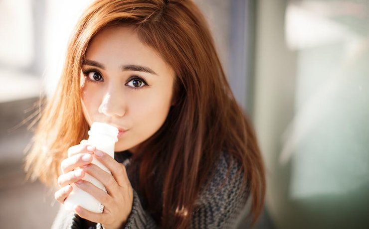 仙师刘芸写真 小露性感演绎法式优雅