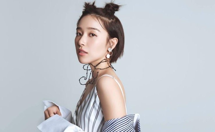 阚清子俏皮丸子头可爱 灵动演绎元气少女