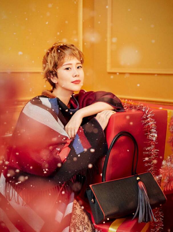 海清登《时尚cosmo》12月圣诞别册封面