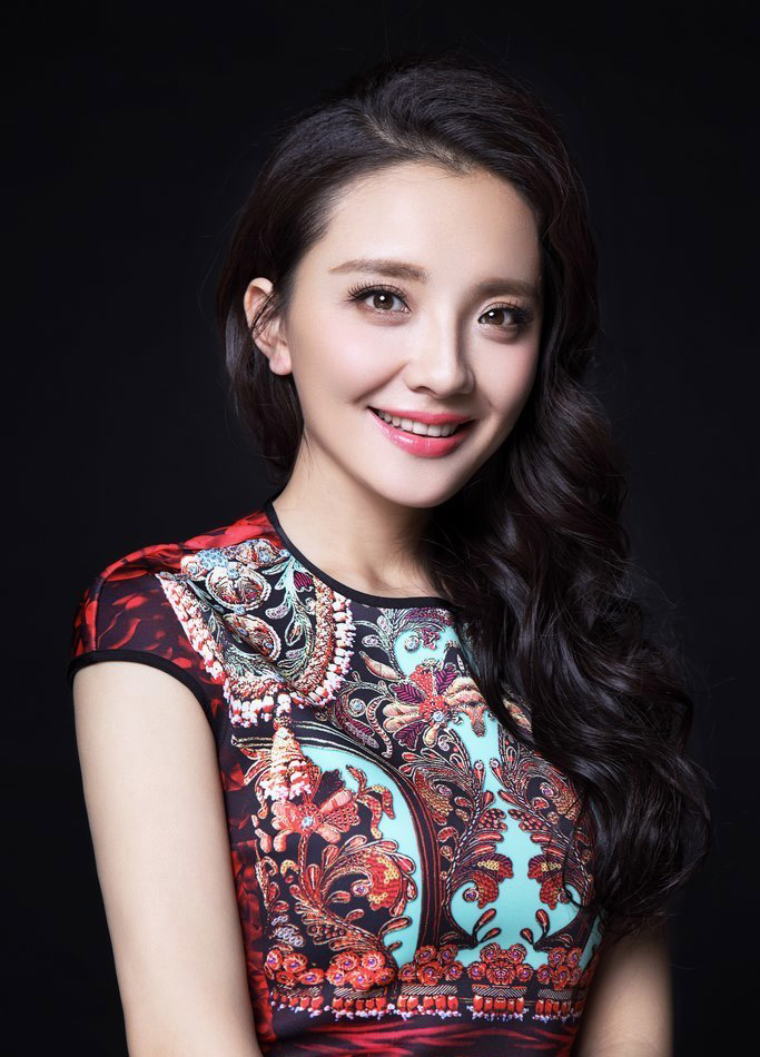 孙茜巴洛克风写真 优雅华贵展淑女风范