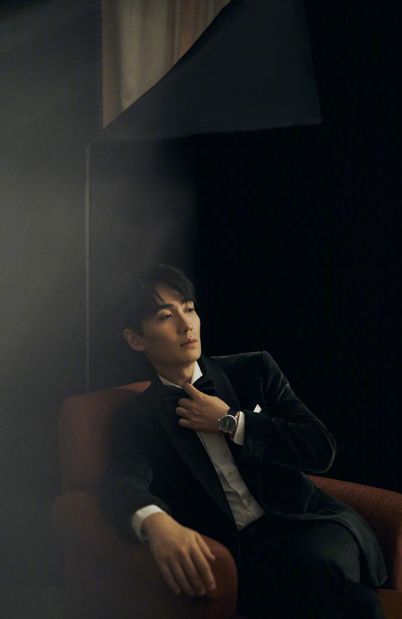朱一龙帅气撩人光影写真图片