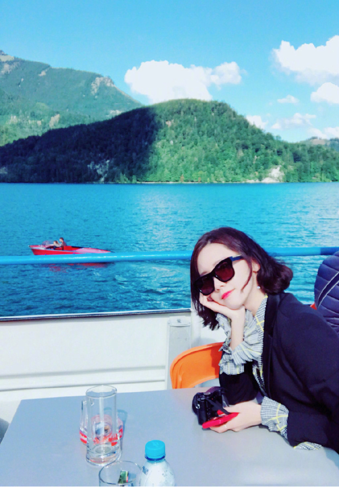 林允儿 漂亮的人生活旅行照都是画报