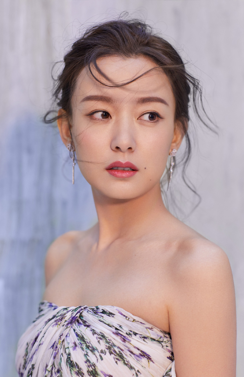 周奇奇性感迷人写真高清图片