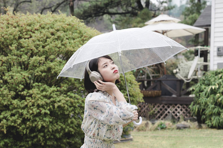 IU李知恩唯美雨天唯美户外写真图片