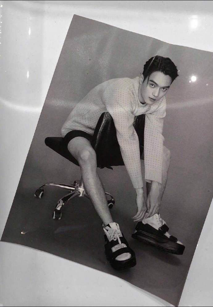 许凯前卫帅气写真图片