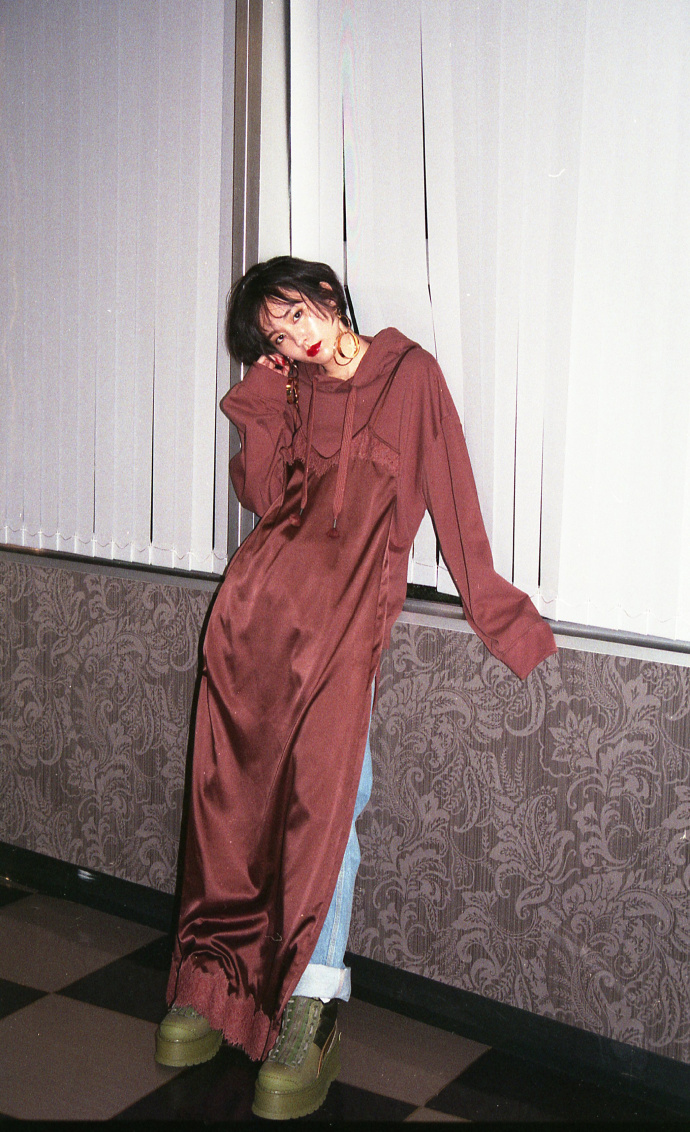 新垣结衣复古红唇性感魅力写真图片
