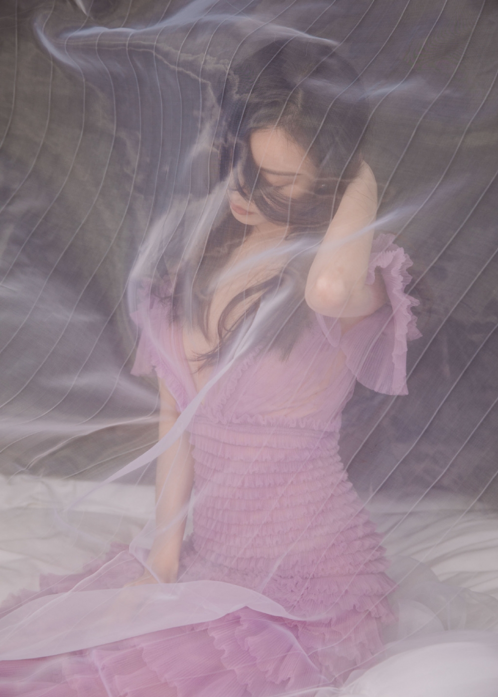 倪妮穿紫色仙女长裙写真图片欣赏