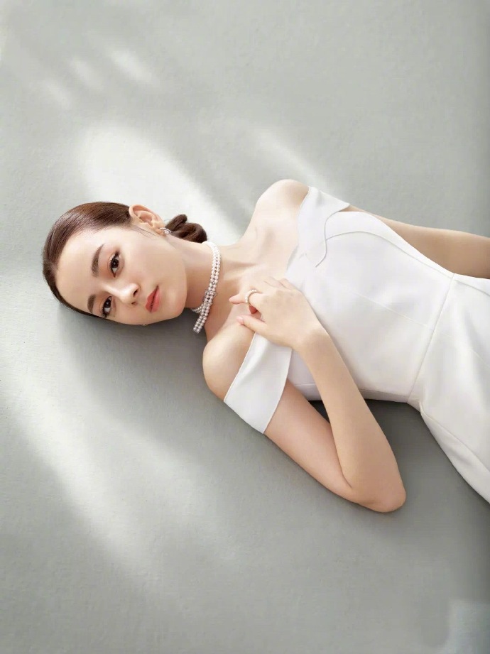 迪丽热巴 for MIKIMOTO. 珠宝美人~ 珠光宝气，贵不可言