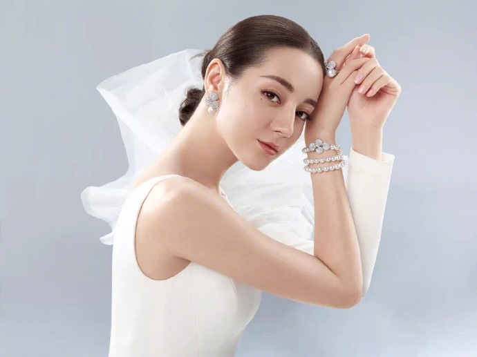 迪丽热巴 for MIKIMOTO. 珠宝美人~ 珠光宝气，贵不可言