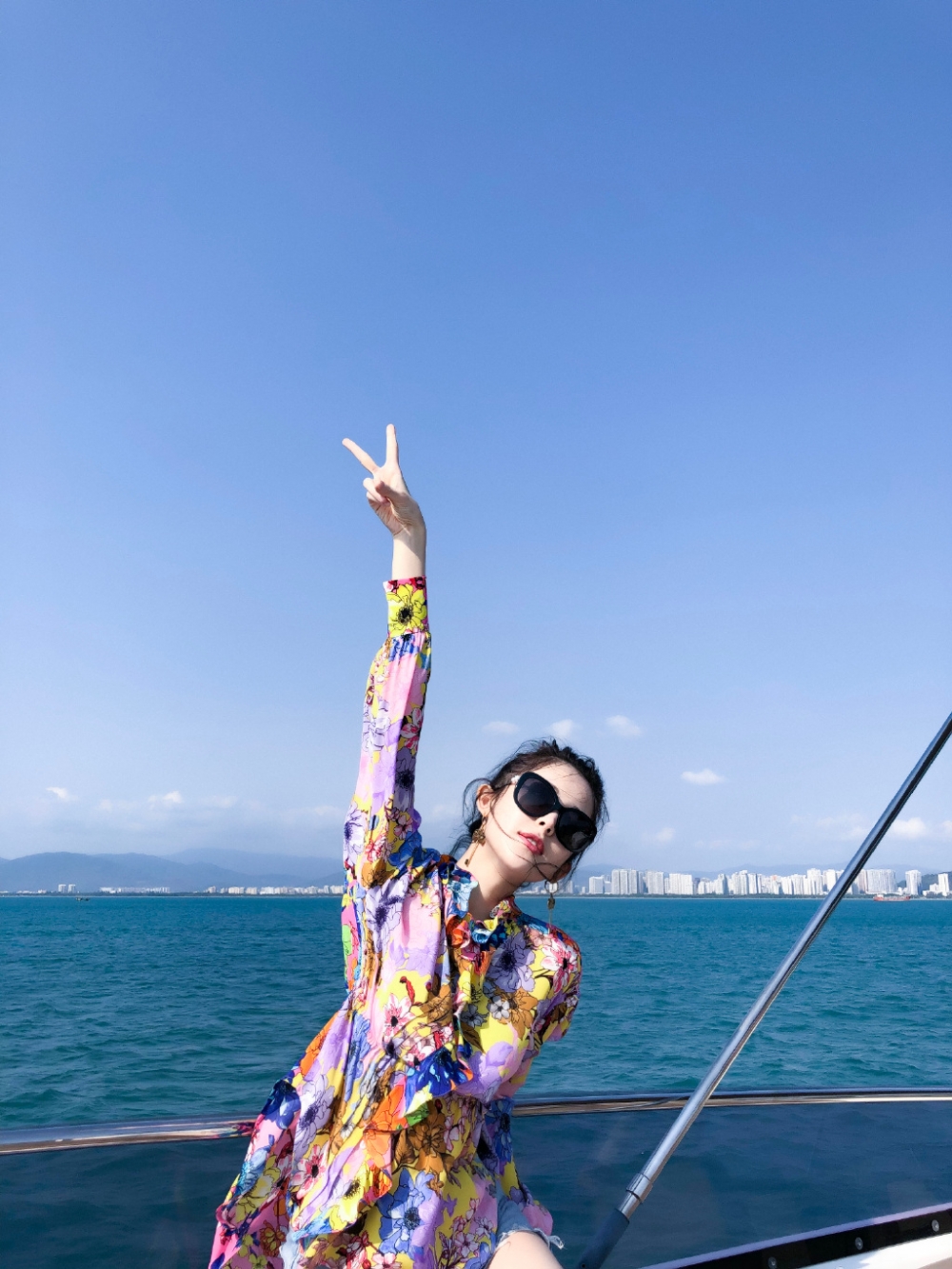 古力娜扎性感动人度假写真图片欣赏