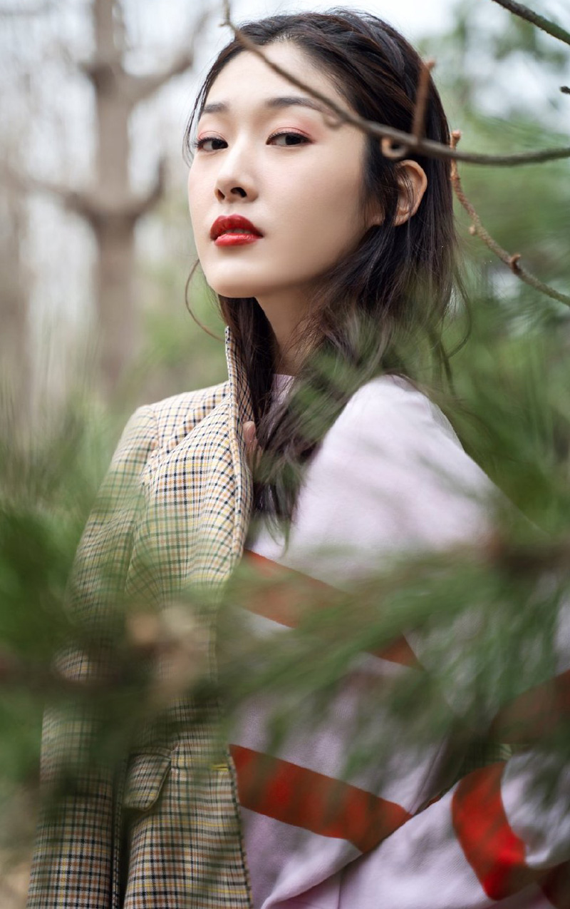 王双美艳迷人时尚杂志写真大片