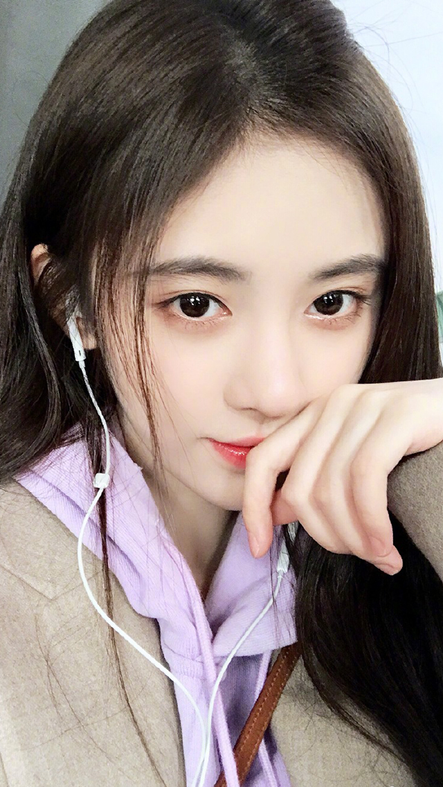 鞠婧祎俏皮元气高清手机壁纸